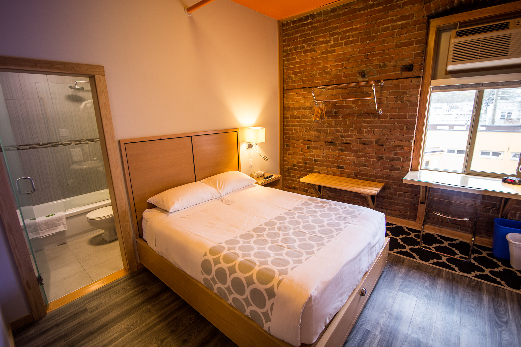 Urban Excape - Deluxe Queen Accommodation